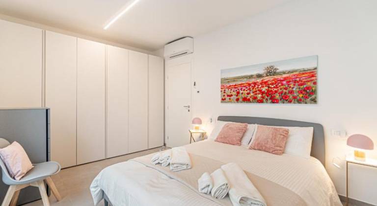 Holiday apartment with yard in Milan