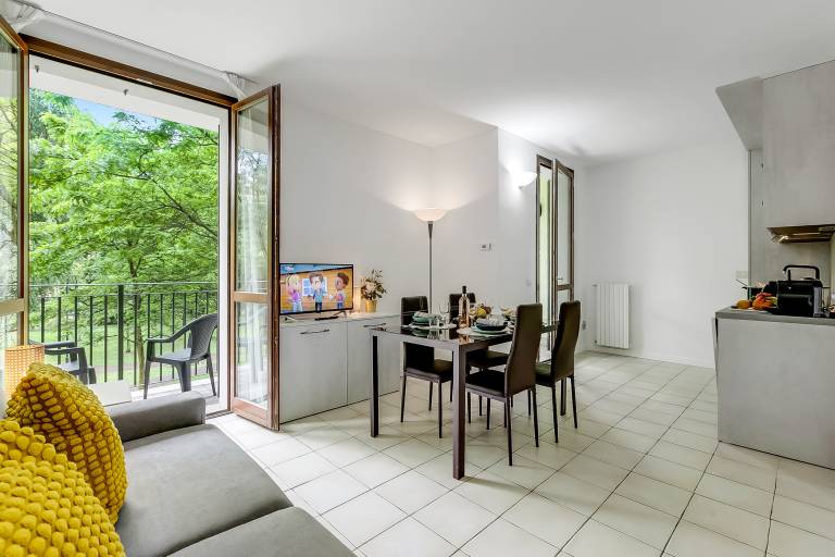 Apartment with terrace & yard | Mountain view in Porlezza