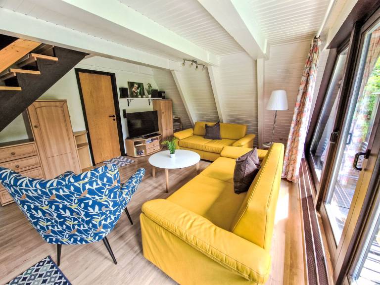 Family-friendly vacation home with garden, pool & patio | Pets allowed — photo 2