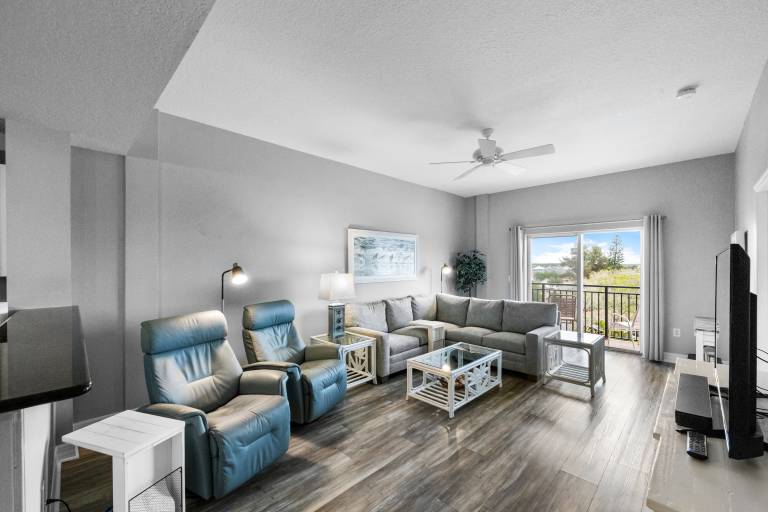 Child-friendly condo with jacuzzi & heated pool | Water view | Close to the beach | Dogs allowed in Treasure Island, FL