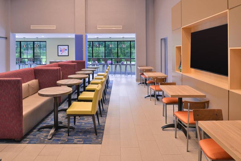 Holiday Inn Express & Suites Bryant West By IHG — photo 4