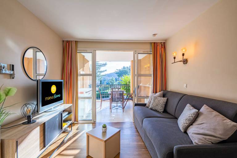 Studio with jacuzzi & patio | Close to the beach | Pet-friendly — photo 2