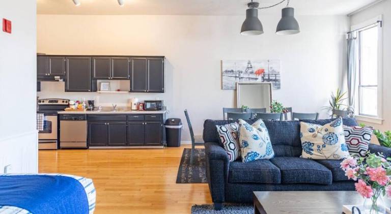 Top Floor Conv Center Free Parking 4 Beds