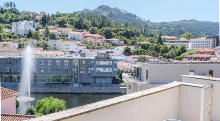 Serviced apartment with yard & terrace | Perfect for remote work | Pets allowed — photo 4
