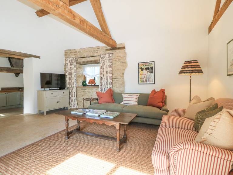 Cottage with garden & patio — photo 2