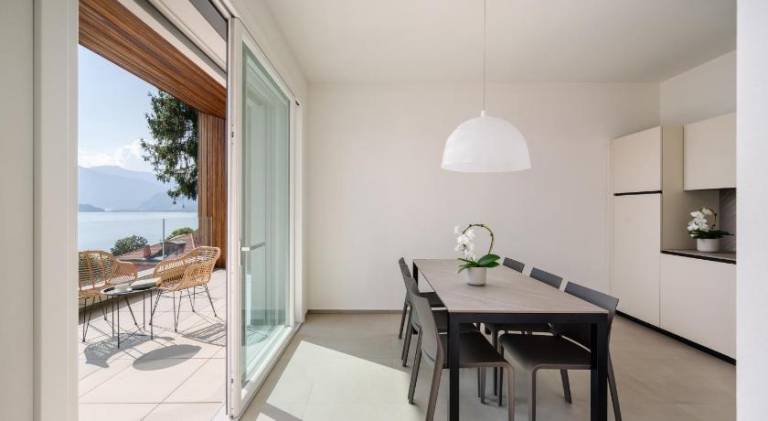 Rental apartment with patio — photo 3