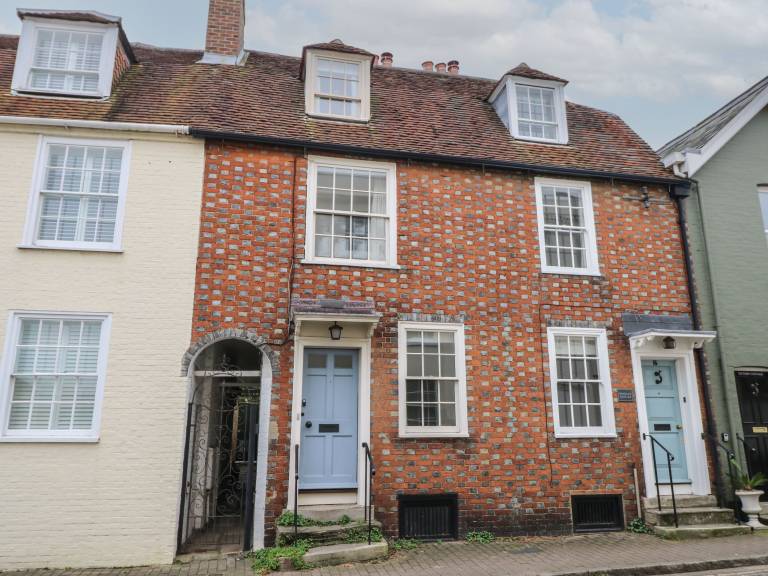 Child-friendly cottage with garden | Pets allowed — photo 2