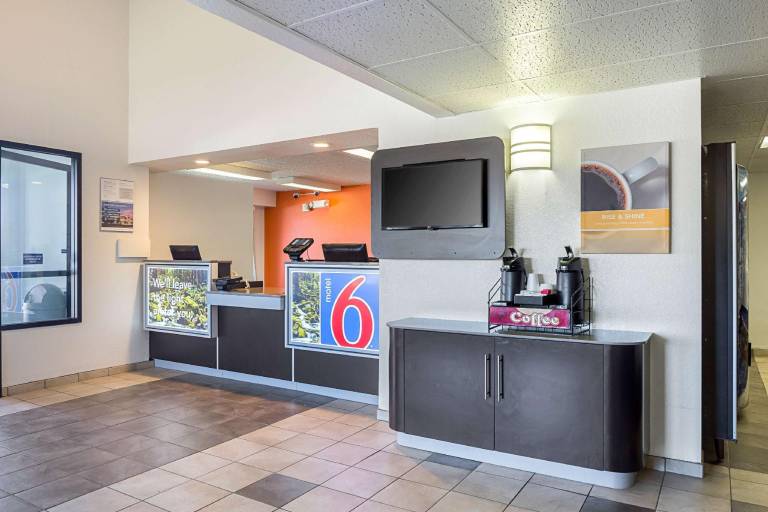 Motel 6 Spokane, WA - East — photo 5
