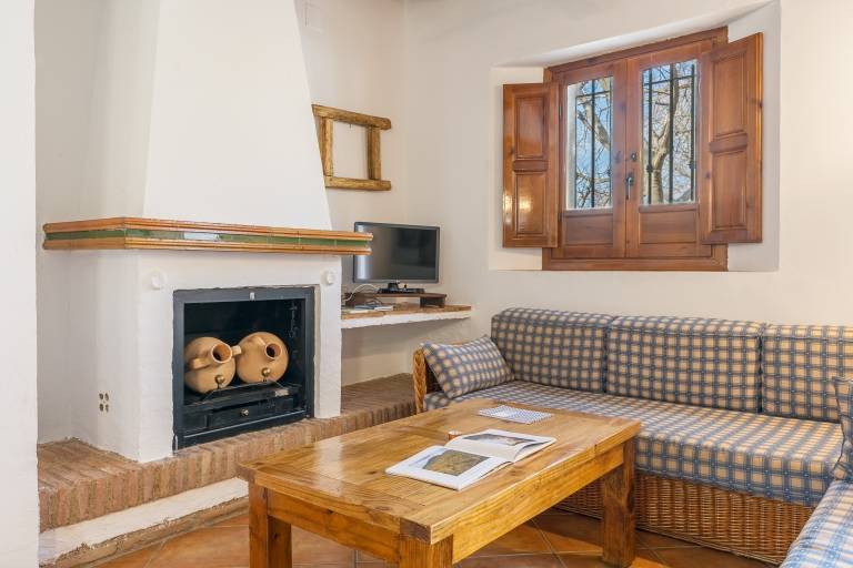 Country House 'Casa Rural El Corral' with Mountain Views, Shared Pool and Wi-Fi — photo 4