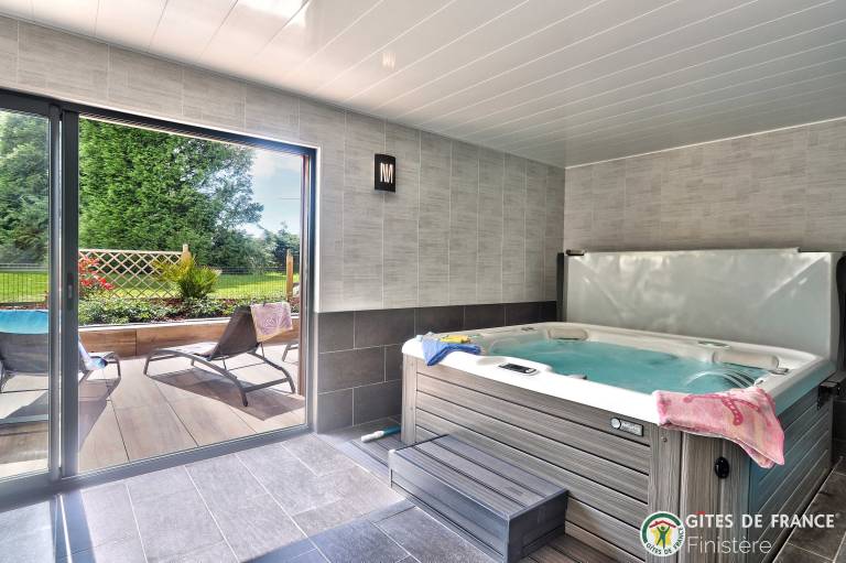 Gite with garden, terrace & heated pool — photo 3