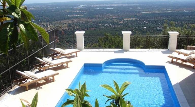 Luxury 3 Bed Villa Heated Pool Sea Views Aircon, Fast Wifi in Fasano