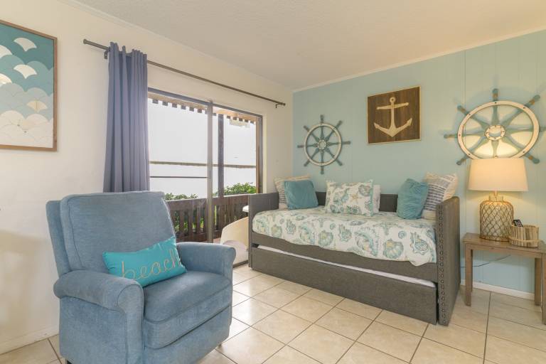 Condo with barbecue & heated pool in South Padre Island, TX