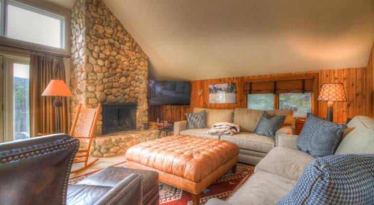 Stratton Mountain Condo with a Hot Tub! Sleeps 12! — photo 2