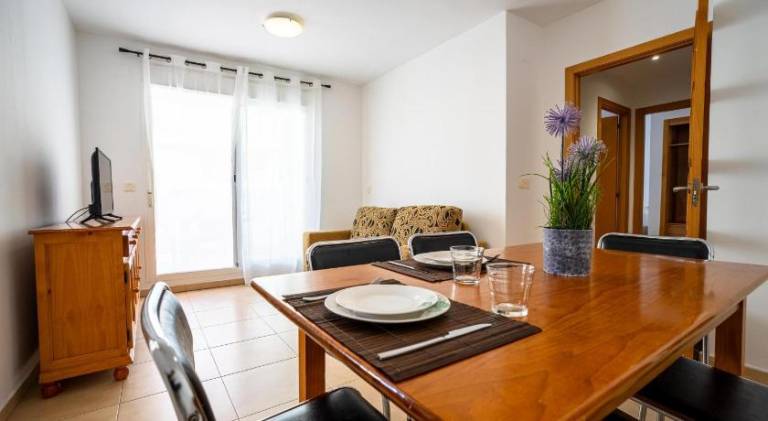 Nice holiday apartment with patio & pool | Dogs allowed — photo 4