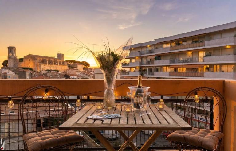 Apartment with 3 rooms for 5 persons in Cannes