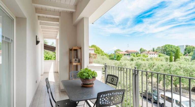 Holiday apartment with terrace & pool — photo 4
