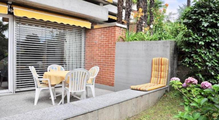 Apartment with pool — photo 5