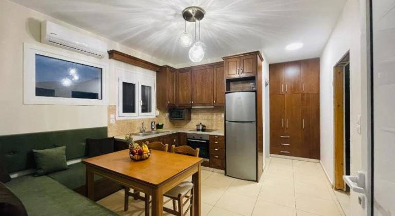 Serviced apartment with garden & patio | Pet-friendly — photo 3