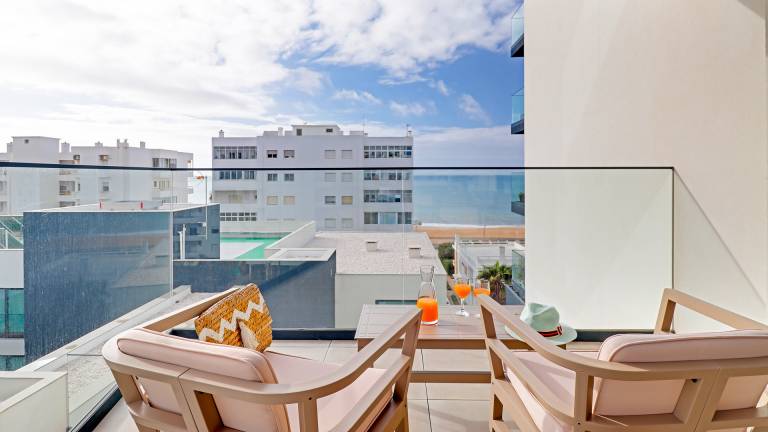 Fully equipped rental apartment with patio & pool | Beach nearby | Dogs allowed in Loulé