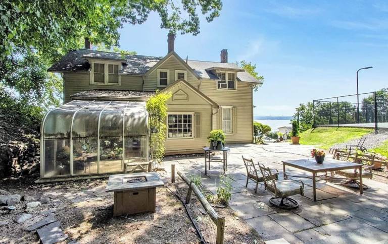 House  Tappan