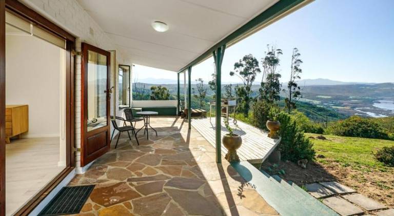 Vacation home with hot tub | Pets allowed — photo 2