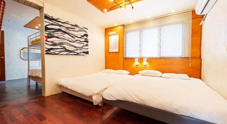 3-Gu&Anne house Hongdae 6room & 4bath House — photo 2