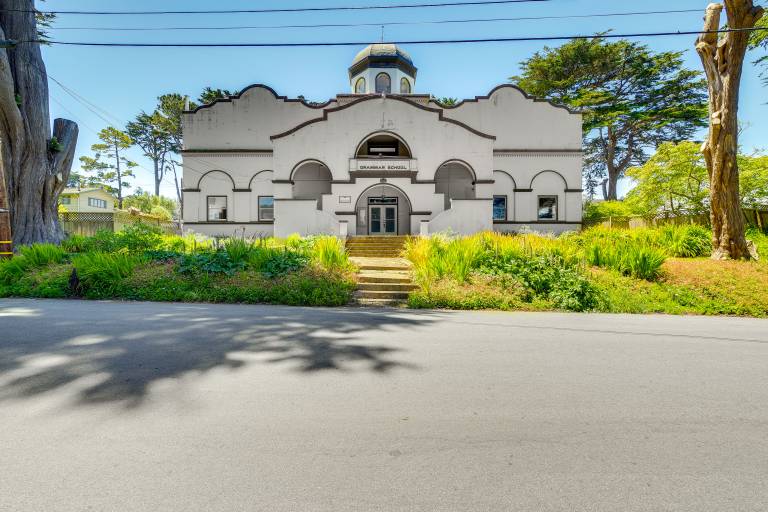 Montara Apartment w/ Yard Near Beaches — photo 2