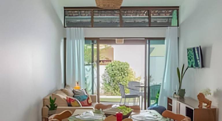 Chalet with pool | Beach nearby | Pets allowed — photo 3