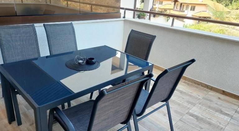 Holiday apartment with pool — photo 5