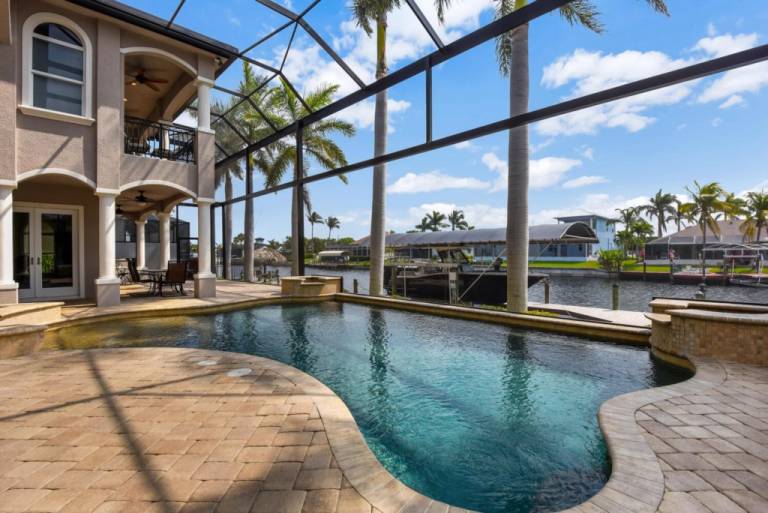 Family-oriented vacation home with barbecue, private pool & jacuzzi | Water view | Pet-friendly in Cape Coral, FL
