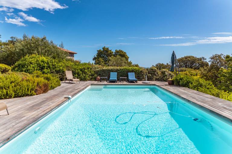 Family-friendly villa with barbecue, private pool & yard | Sea view | Close to the beach | Pets are welcome — photo 2