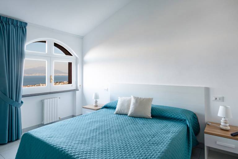 Sea view Rooftop Apartment with Jacuzzi & Garden — photo 3