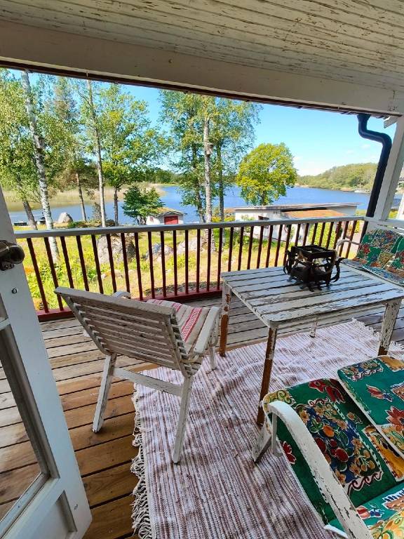 Cabin with BBQ, sauna & garden | Water view — photo 3