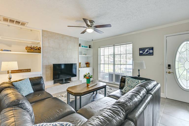 Pet-Friendly Home w/ Lanais, Near Dtwn Tampa! — photo 3