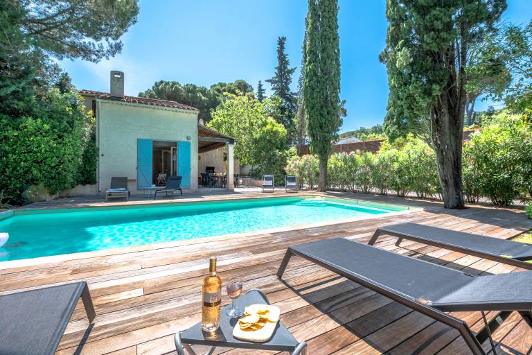 Vacation home with yard, private pool & terrace | Suitable for remote work in Saint-Tropez