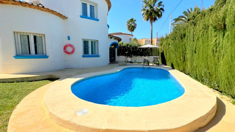 Villa with yard, barbeque & private pool — photo 5