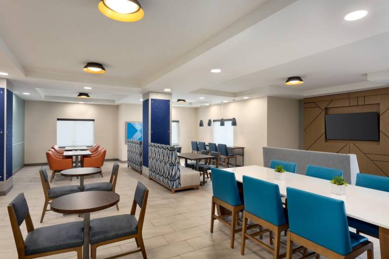 Holiday Inn Express Hotel & Suites Fort Pierce West By IHG — photo 3