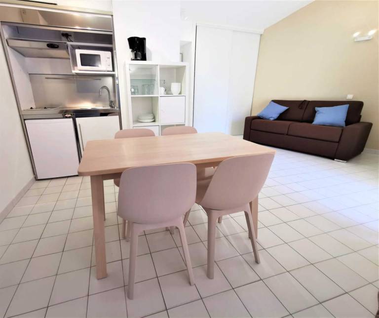 Gite with patio & barbecue — photo 3