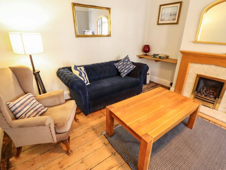 Cottage with yard | Beach view — photo 5
