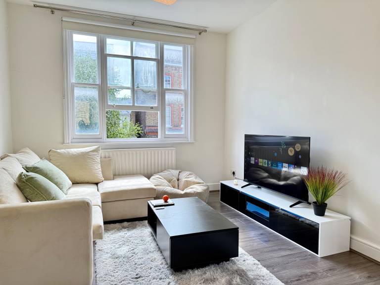 Apartment with barbeque in London