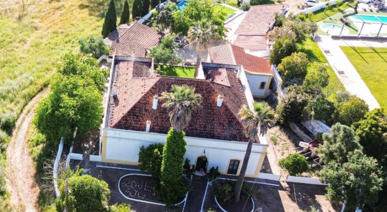 Vacation home with terrace, grill & garden in Beja