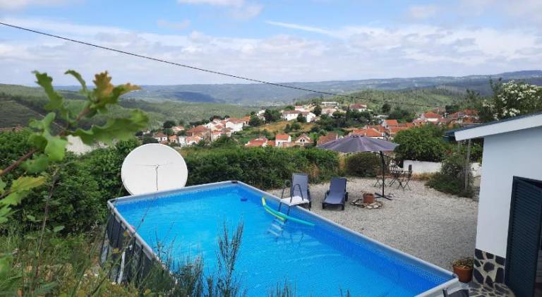 Vacation home with pool | Pet-friendly — photo 2