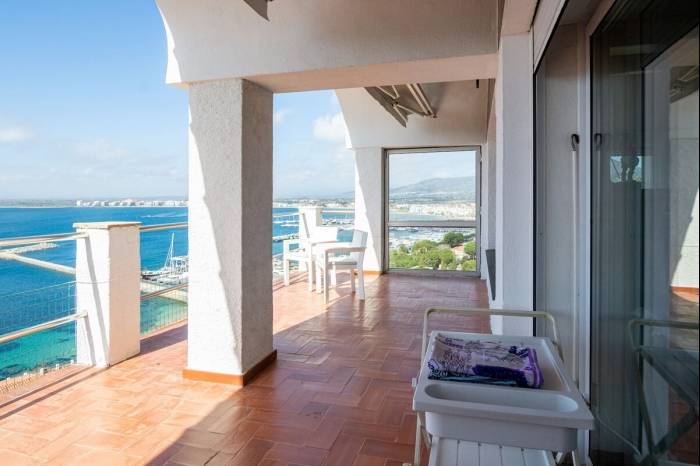 Fully equipped ample villa with private pool, barbecue & yard | Mountain view | Close to the beach | Dogs allowed — photo 4