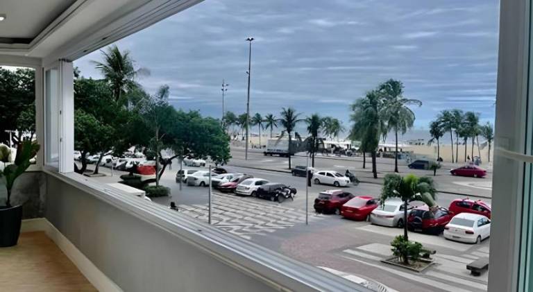 Ample holiday apartment | Next to the beach | Suitable for remote work | Dogs allowed in Leme