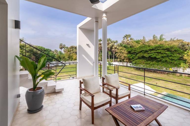 Big house with pool, barbeque & garden | Pets are welcome — photo 4