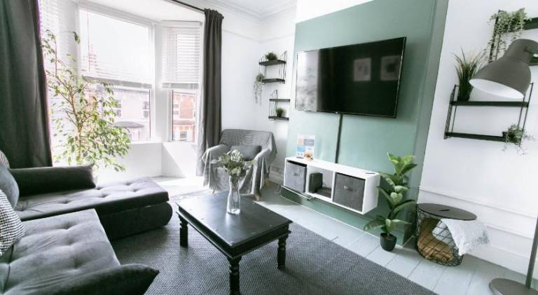 Central Apt Sleeps 6, Parking, Smart TV, Garden, Contact For Discounted Prices — photo 2