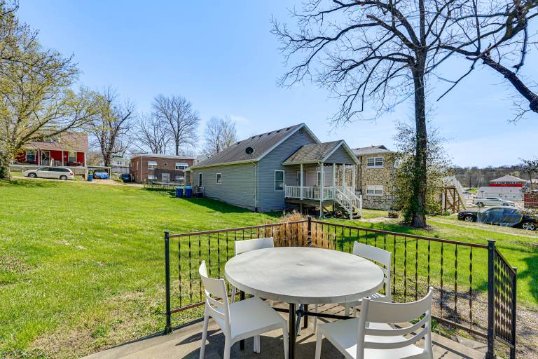 Jefferson City Bungalow: Hot Tub & Patio! — photo 3