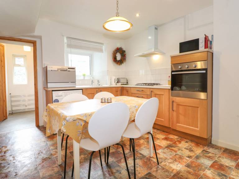 Cottage with 2 rooms for 3 persons — photo 4