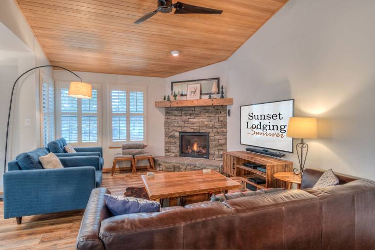Golf Course & Lake views, gorgeous 3 bedroom A/C, Hot Tub, Pool and SHARC! — photo 4