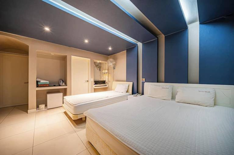 Sense Motel